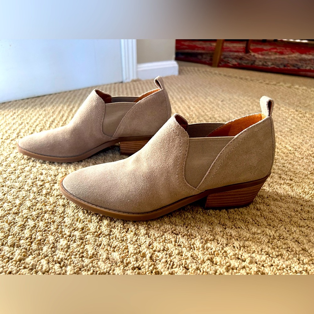 Lucky Brand short boots - tan suede